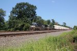 NS 4806 and 4072 take train 257 west through Cove PA